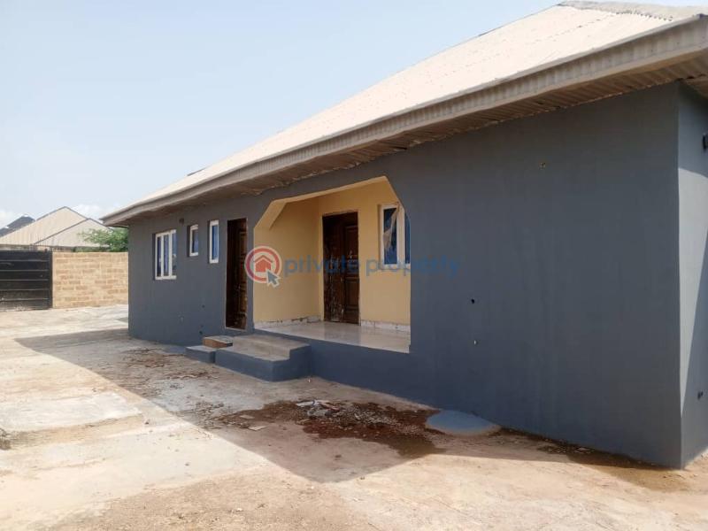 House For Rent Very Close To The Main Road Near The Main Gate ,akoto Estate Gate, Elebu , Akala Express Oluyole Extension Ibadan Ibadan Oyo - 1