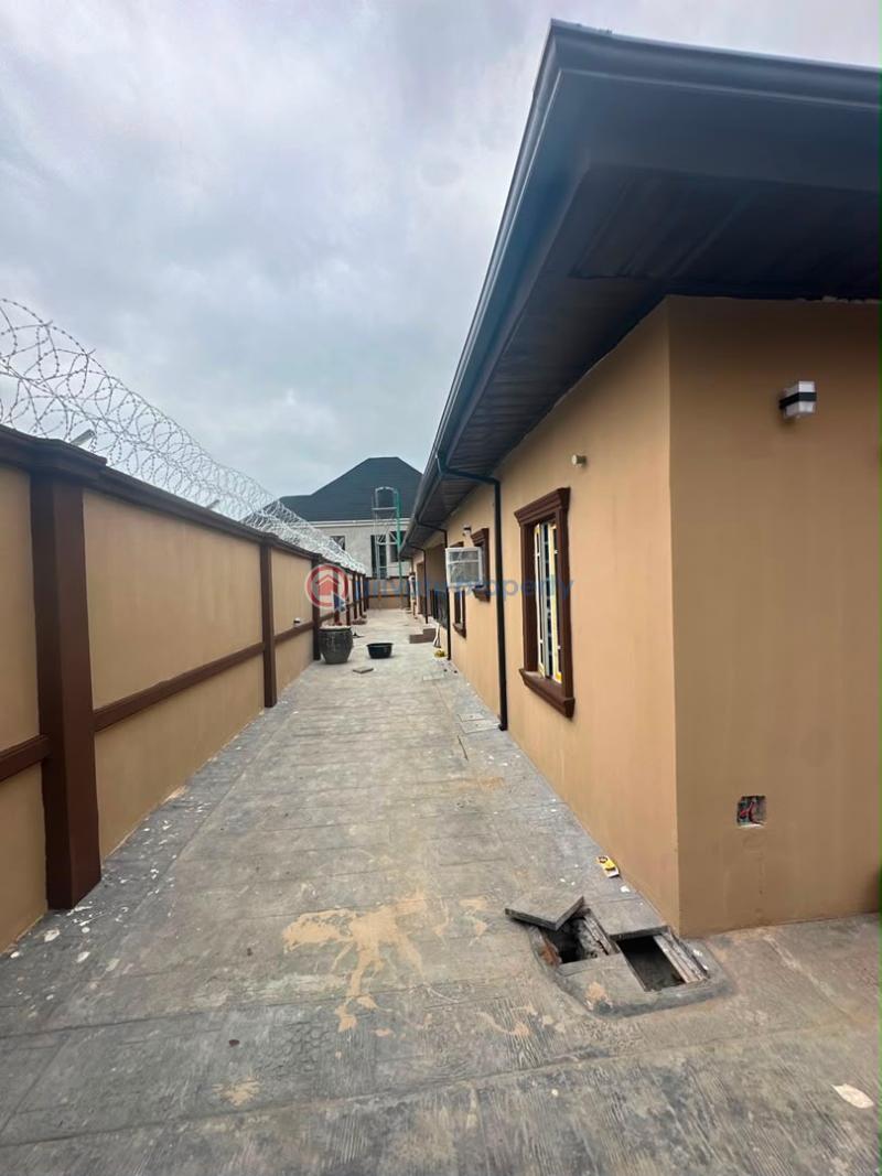 3 bedroom Block Of Flats For Rent Kolapo Ishola Akobo Ibadan Oyo - 1