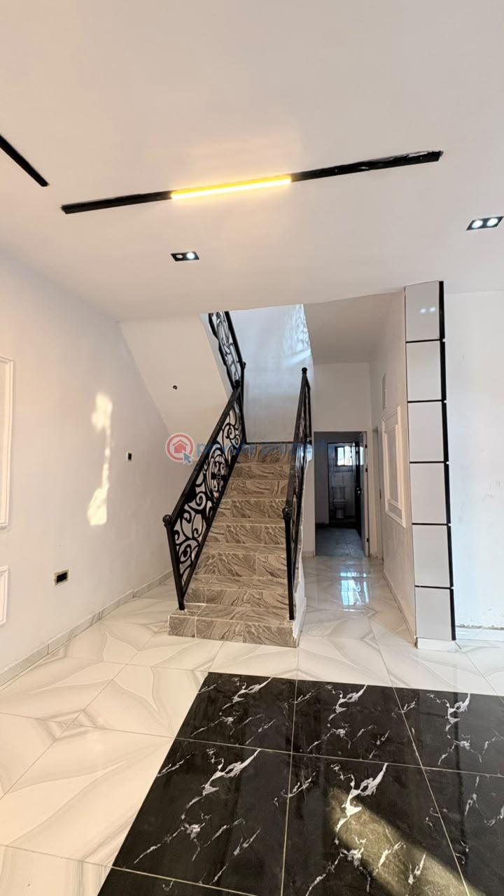 House For Sale Behind Springfield Hotel, Eleyele Ibadan. Ibadan Oyo - 6