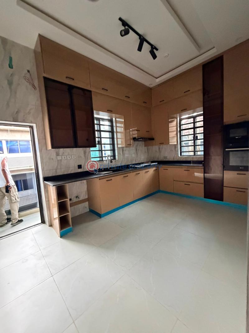 2 bedroom Block Of Flats For Sale Opebi Ikeja Lagos - 3