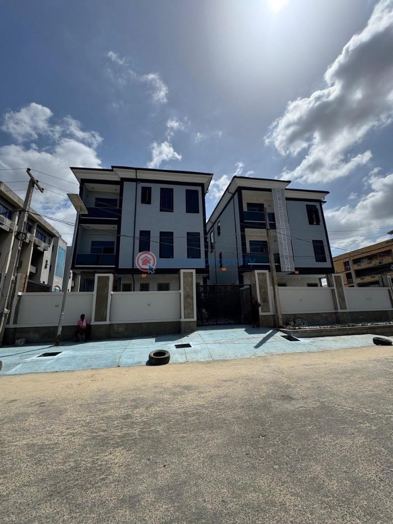 3 bedroom Block Of Flats For Sale Opebi Ikeja Lagos - 9