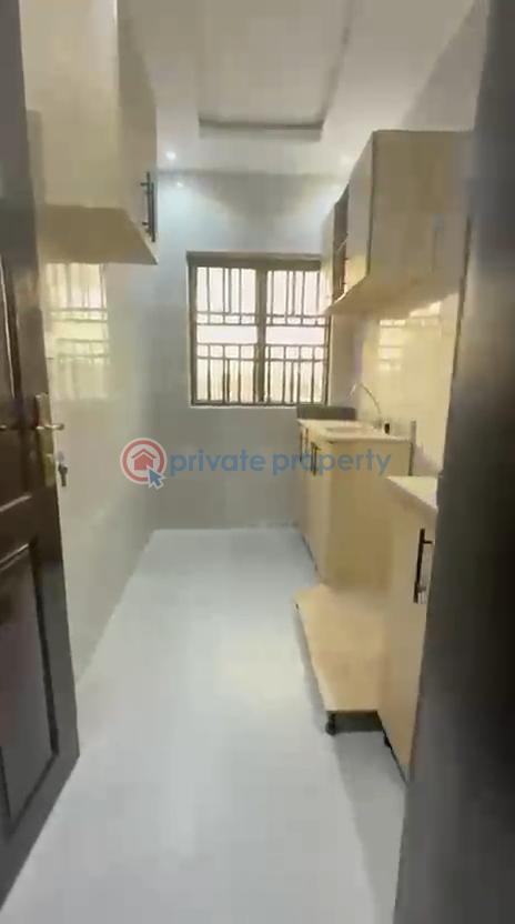2 bedroom Block Of Flats For Rent Ijesha Surulere Lagos - 10