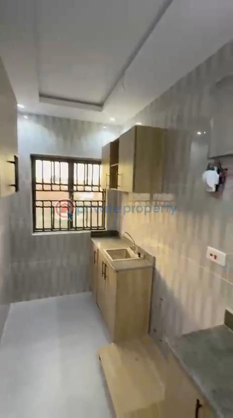 2 bedroom Block Of Flats For Rent Ijesha Surulere Lagos - 11