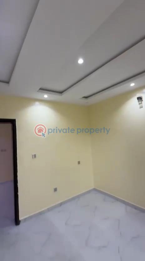 2 bedroom Block Of Flats For Rent Ijesha Surulere Lagos - 7