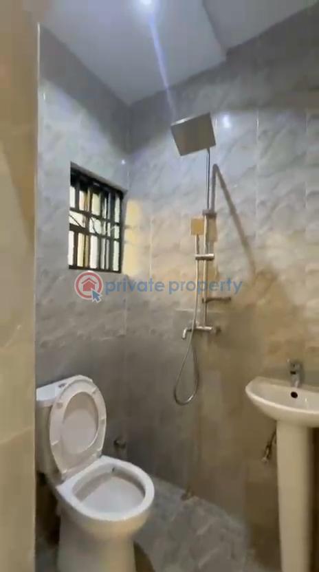 2 bedroom Block Of Flats For Rent Ijesha Surulere Lagos - 15