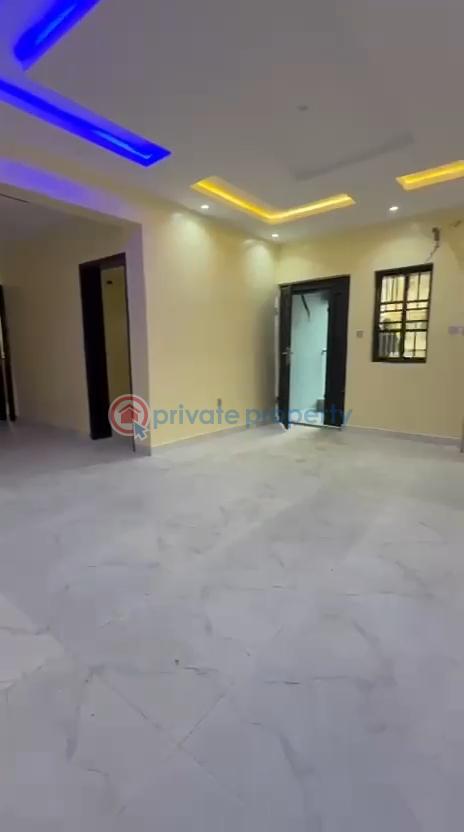 2 bedroom Block Of Flats For Rent Ijesha Surulere Lagos - 1