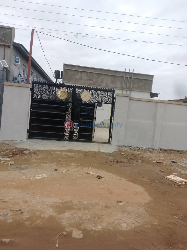 8 bedroom Detached Bungalow For Sale Off Governor Road Lagos Ikotun Lagos Governor's Road Ikotun Ikotun/Igando Lagos - 8