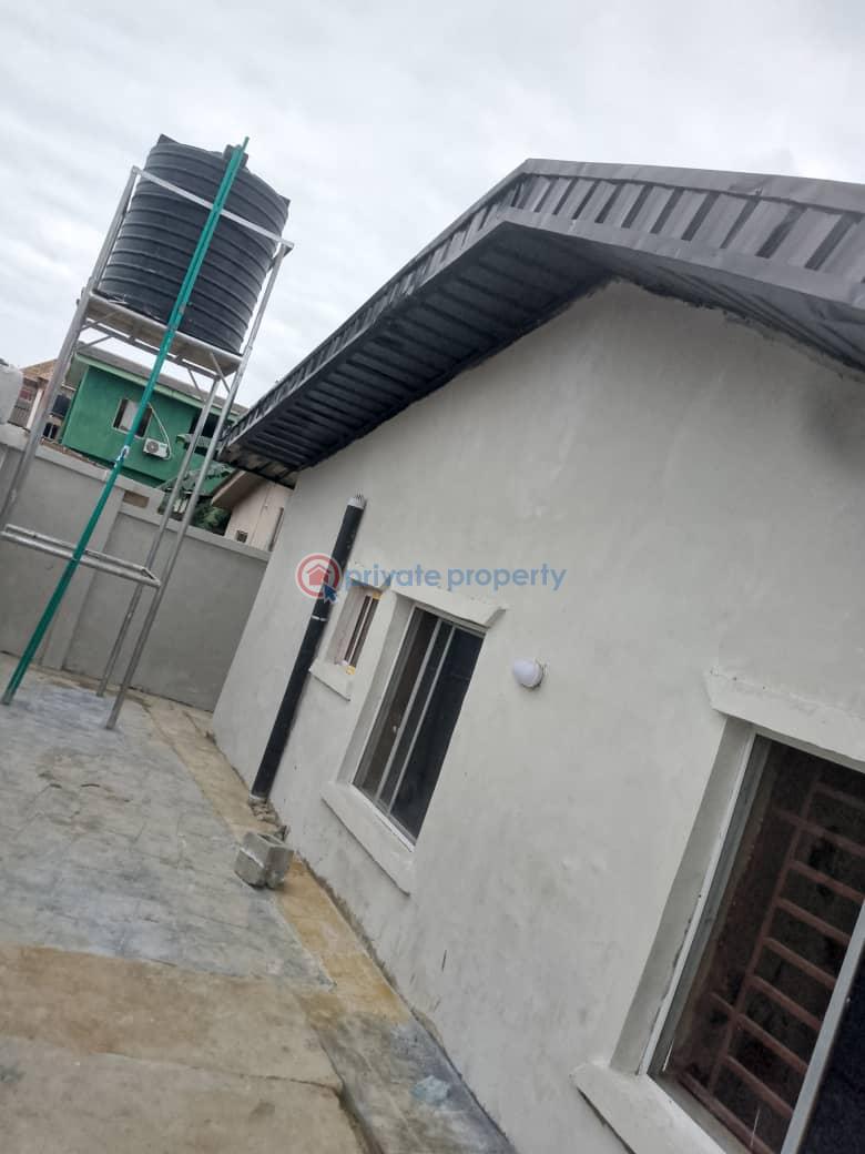 8 bedroom Detached Bungalow For Sale Off Governor Road Lagos Ikotun Lagos Governor's Road Ikotun Ikotun/Igando Lagos - 0