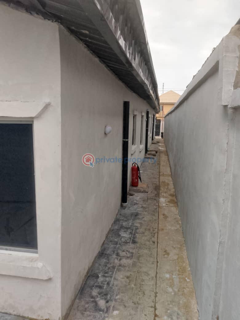 8 bedroom Detached Bungalow For Sale Off Governor Road Lagos Ikotun Lagos Governor's Road Ikotun Ikotun/Igando Lagos - 6