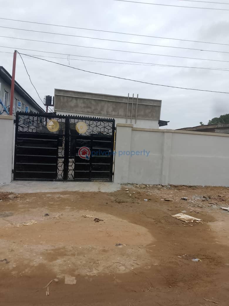 8 bedroom Detached Bungalow For Sale Off Governor Road Lagos Ikotun Lagos Governor's Road Ikotun Ikotun/Igando Lagos - 3