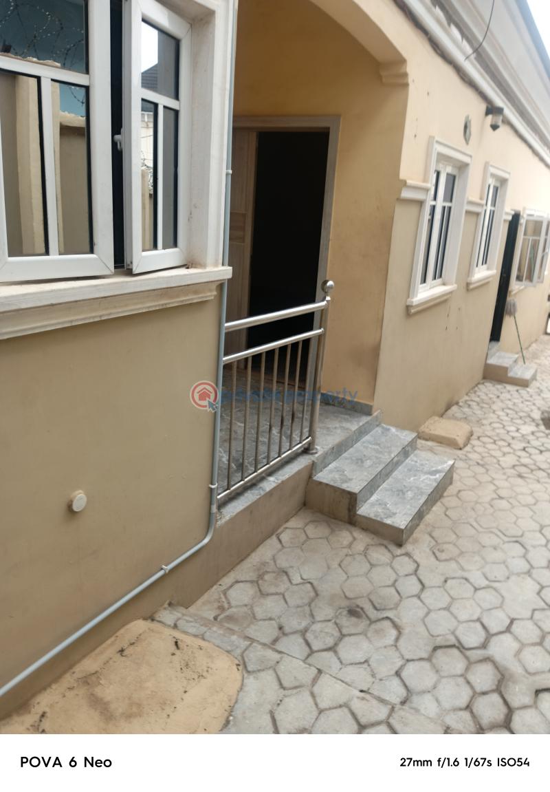 2 bedroom Block Of Flats For Rent Iyana Ipaja Lagos - 5