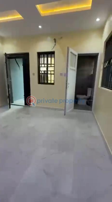 2 bedroom Block Of Flats For Rent Ijesha Surulere Lagos - 2