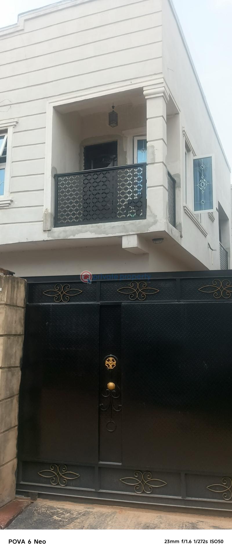 2 bedroom Block Of Flats For Rent An Estate Along Ipaja Road Lagos Boy's Town Ipaja Lagos - 0
