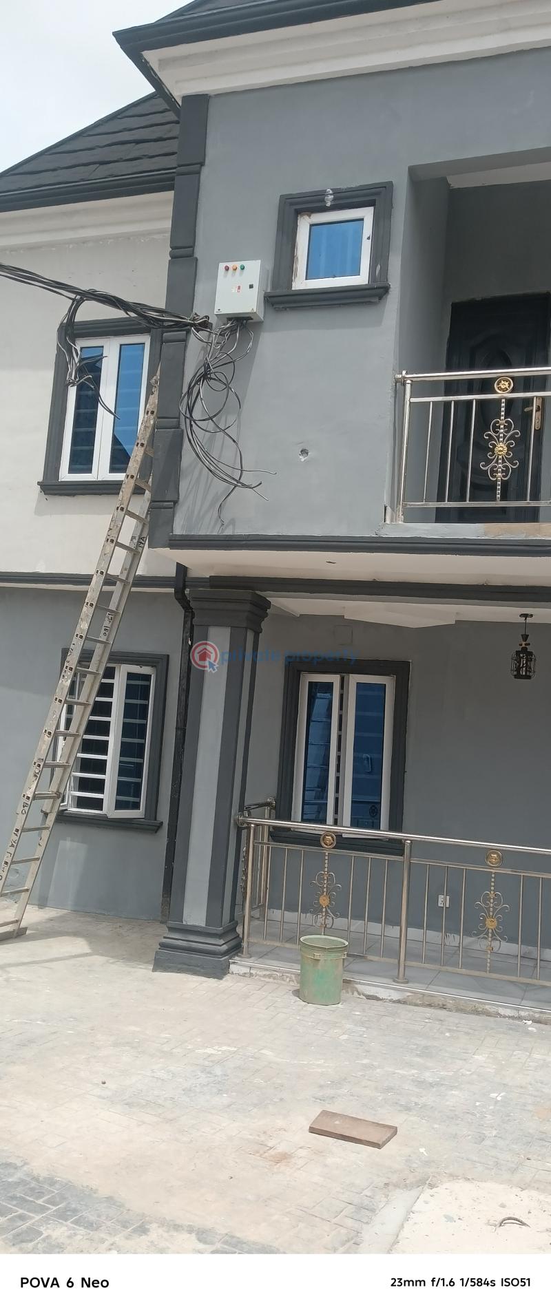 2 bedroom Block Of Flats For Rent An Estate In Ipaja Road Lagos Boy's Town Ipaja Lagos - 0