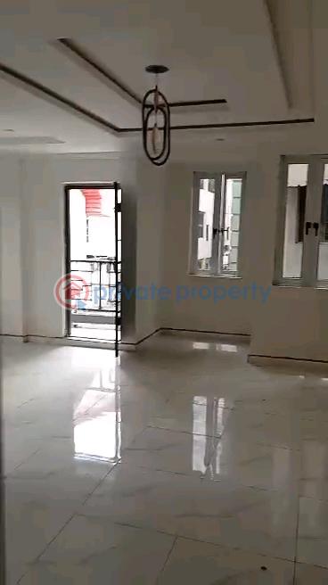 2 bedroom Block Of Flats For Rent Onike Yaba Lagos - 15