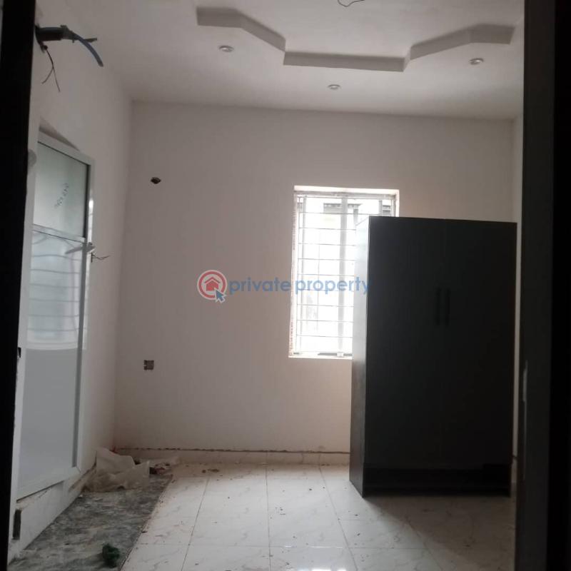 2 bedroom Block Of Flats For Rent Mende Maryland Lagos - 3