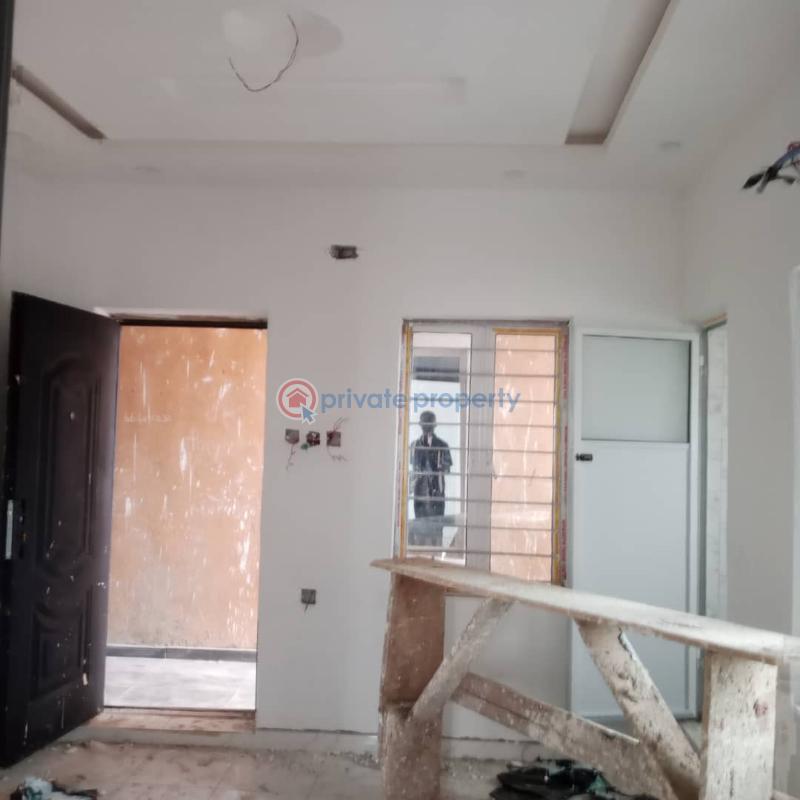 2 bedroom Block Of Flats For Rent Mende Maryland Lagos - 1