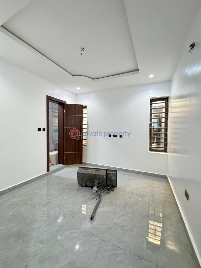 2 bedroom Block Of Flats For Sale Surulere Lagos - 6