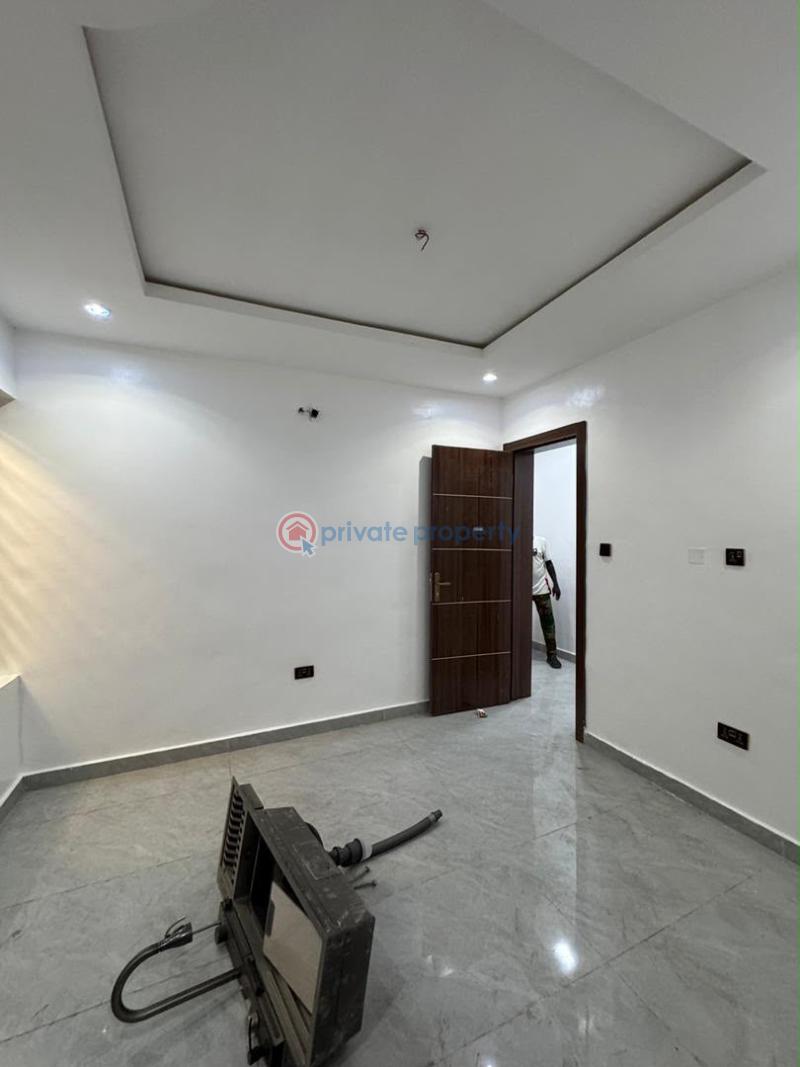 2 bedroom Block Of Flats For Sale Surulere Lagos - 2