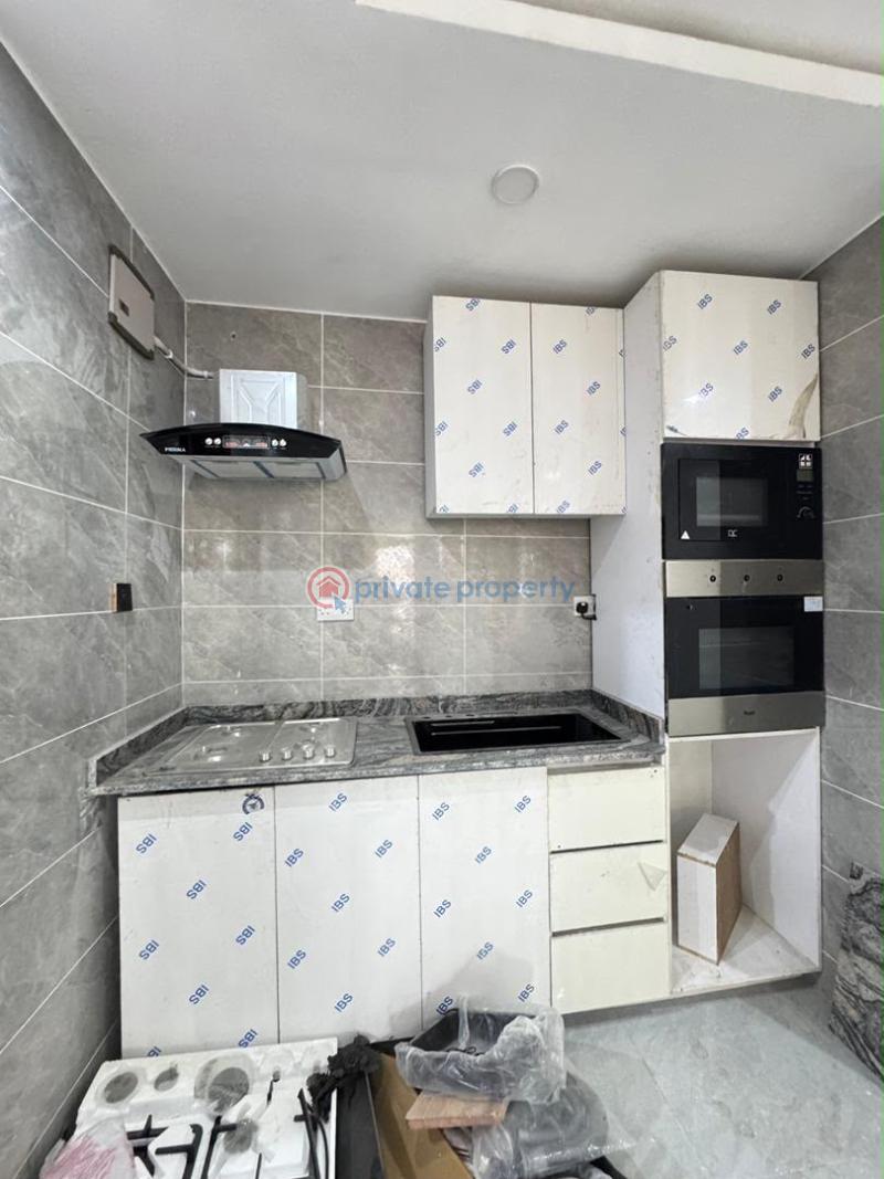 2 bedroom Block Of Flats For Sale Surulere Lagos - 7