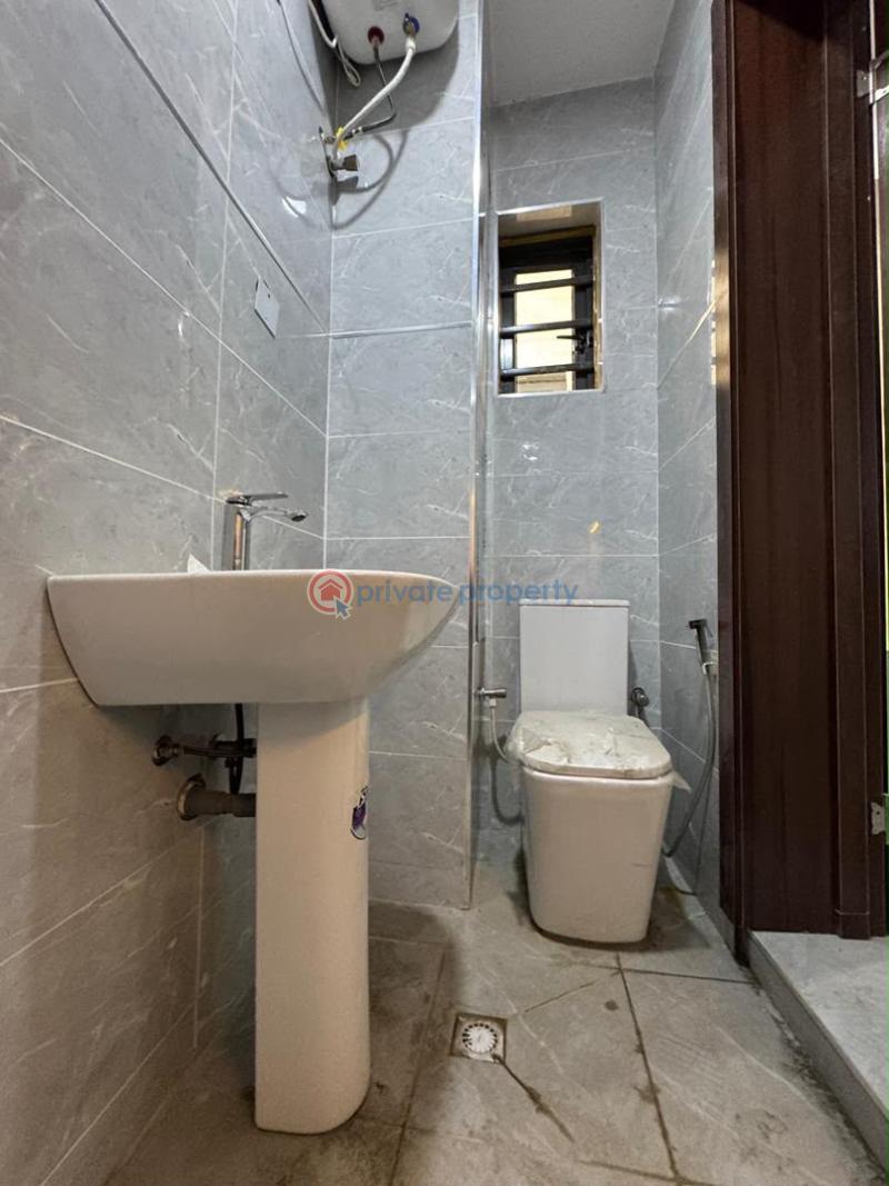 2 bedroom Block Of Flats For Sale Surulere Lagos - 14