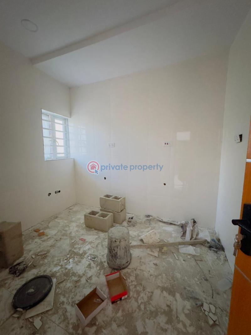2 bedroom Block Of Flats For Sale Yaba Lagos - 11
