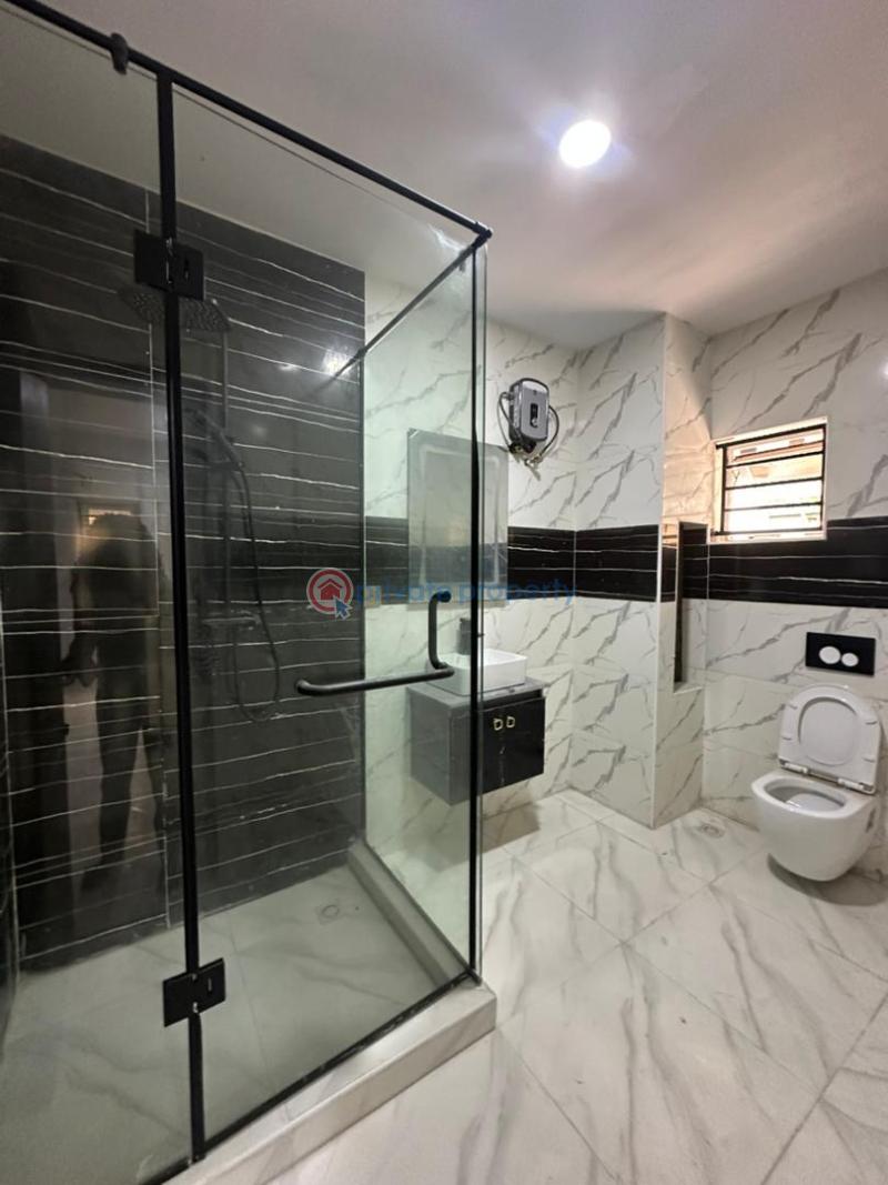 Newly built 2bedroom apartment with bq,swimmingpool,gym and elevator - 7 2 bedroom Block Of Flats For Sale Lekki Phase 1 Lagos - 7