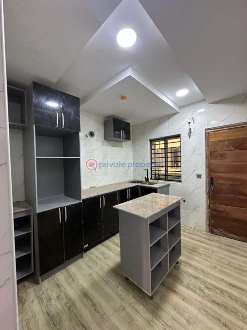 Newly built 2bedroom apartment with bq,swimmingpool,gym and elevator - 3 2 bedroom Block Of Flats For Sale Lekki Phase 1 Lagos - 3
