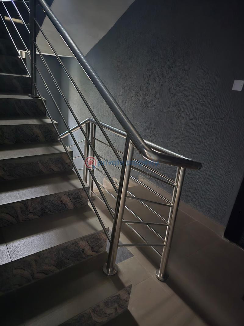 2 bedroom Block Of Flats For Sale Off Babs Animashaun, Surulere Lagos - 3