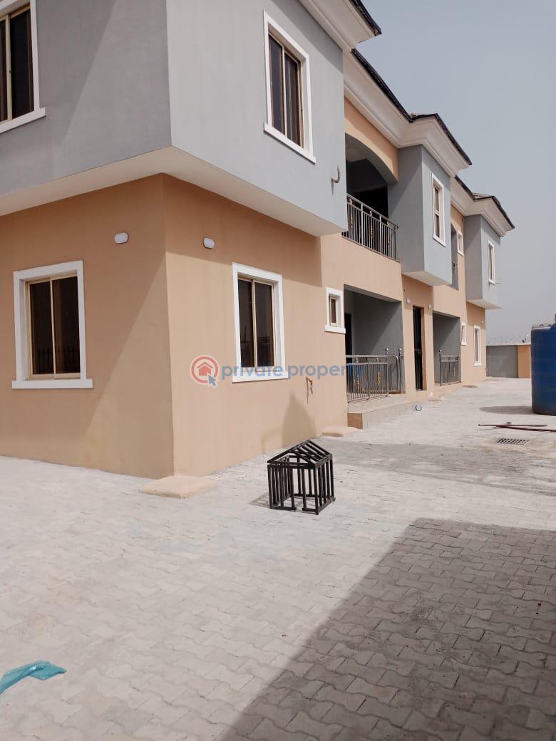 For rent 2 bedroom Flat & Apartment In An Estate Before Brain And