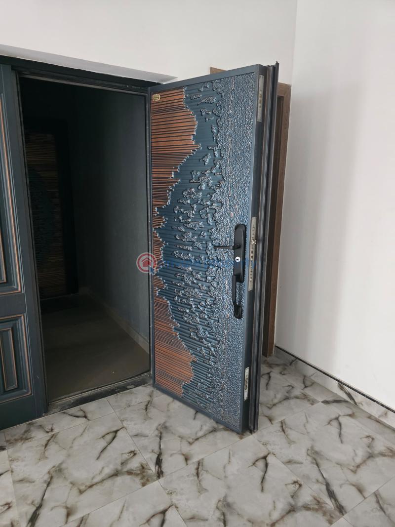 2 bedroom Block Of Flats For Sale Off Babs Animashaun, Surulere Lagos - 12