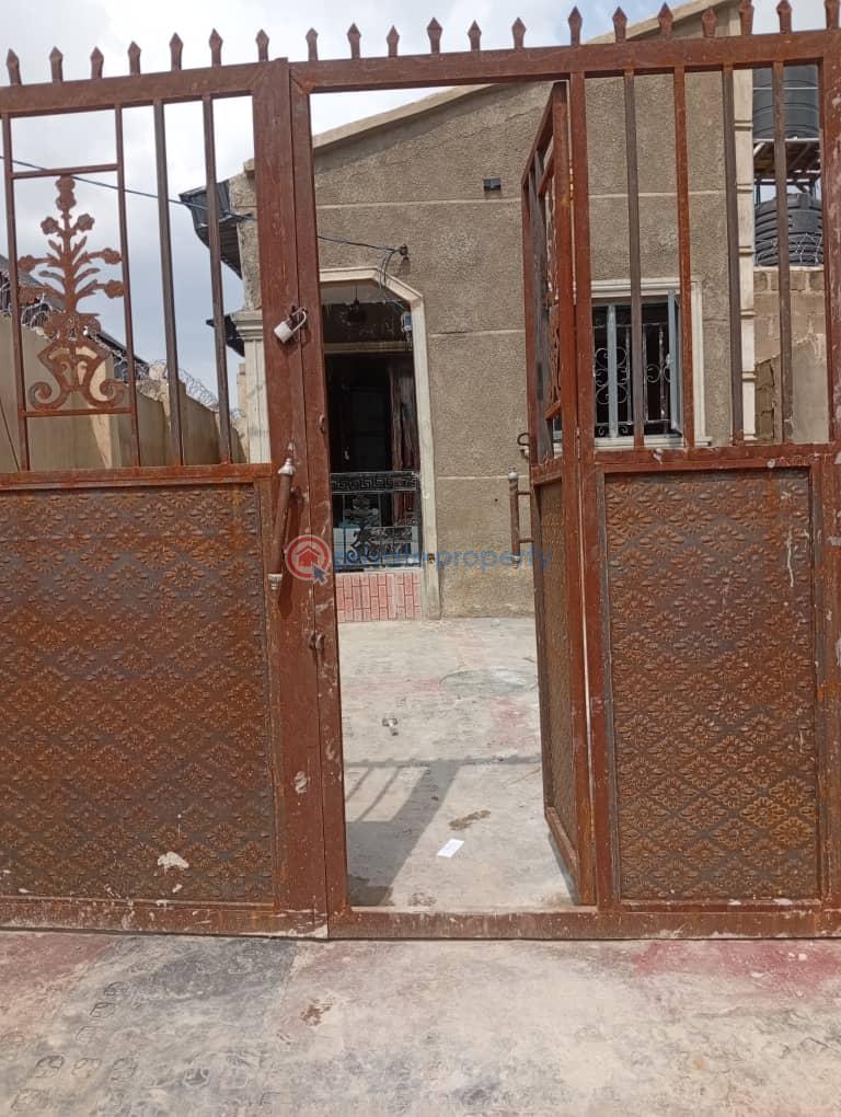 2 bedroom Block Of Flats For Rent Akoto Elebu Ibadan Oyo - 0