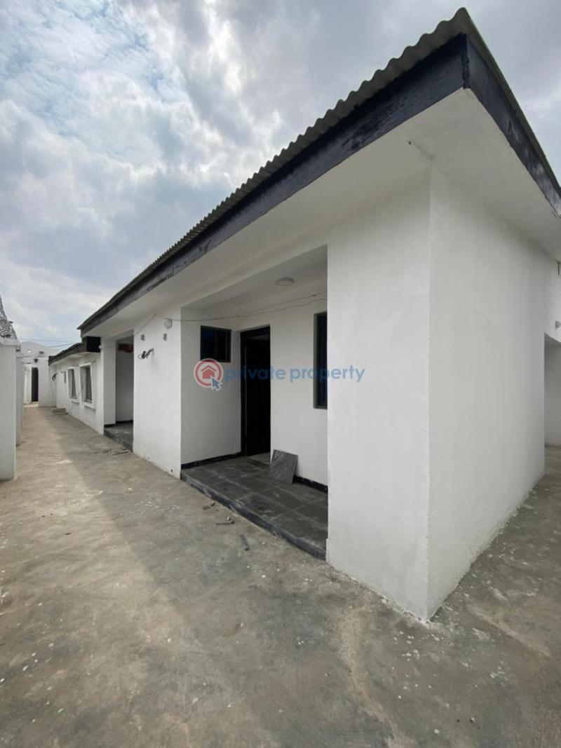 3 bedroom Flat & Apartment For Sale Fagba Bus Stop Close To Pen Cenima Agege Pen Cinema Agege Lagos - 4