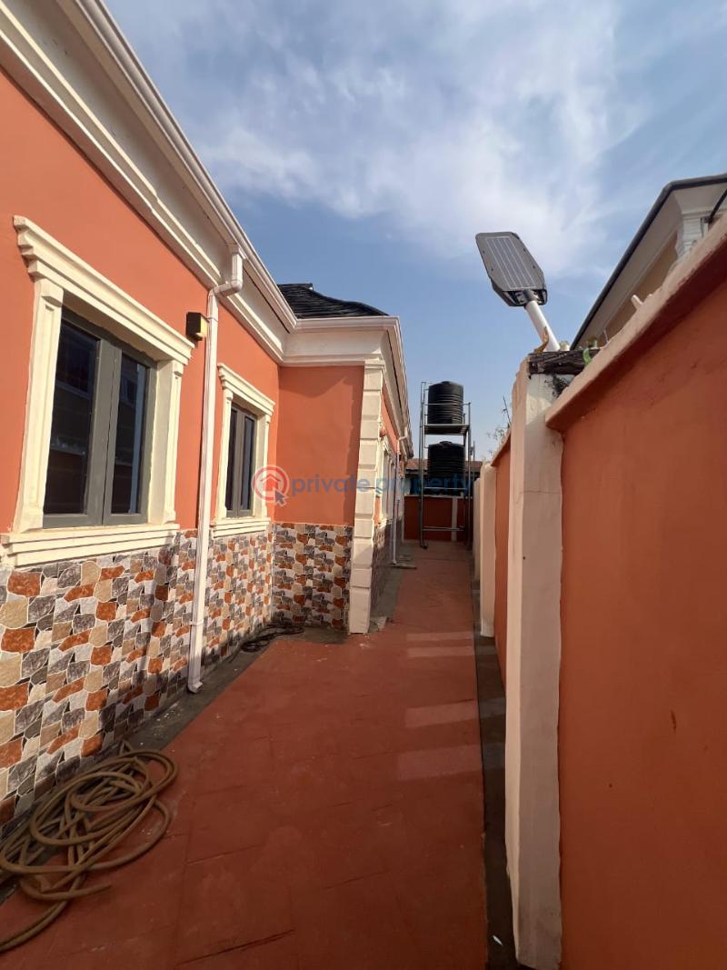 3 bedroom Block Of Flats For Sale Liberty Academy Road Off Akala Express Way Ibadan Oyo - 8
