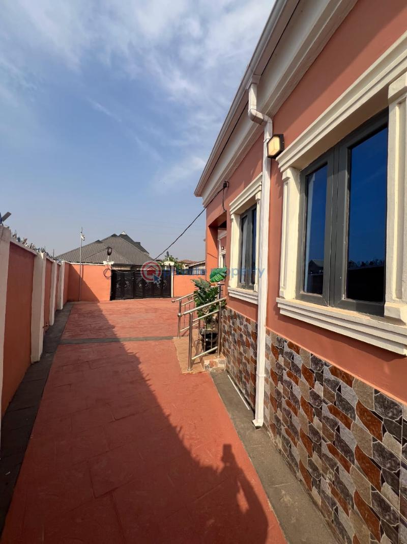 3 bedroom Block Of Flats For Sale Liberty Academy Road Off Akala Express Way Ibadan Oyo - 14