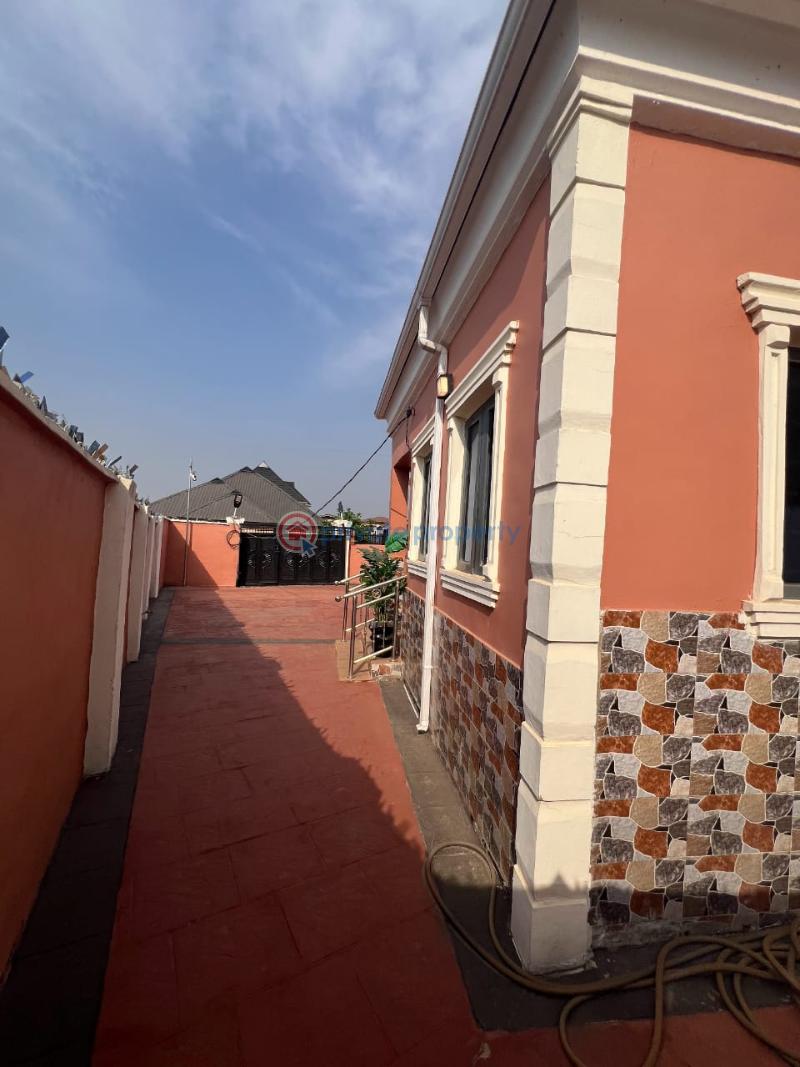 3 bedroom Block Of Flats For Sale Liberty Academy Road Off Akala Express Way Ibadan Oyo - 4
