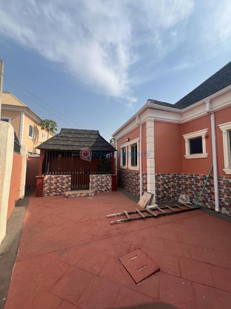3 bedroom Block Of Flats For Sale Liberty Academy Road Off Akala Express Way Ibadan Oyo - 1