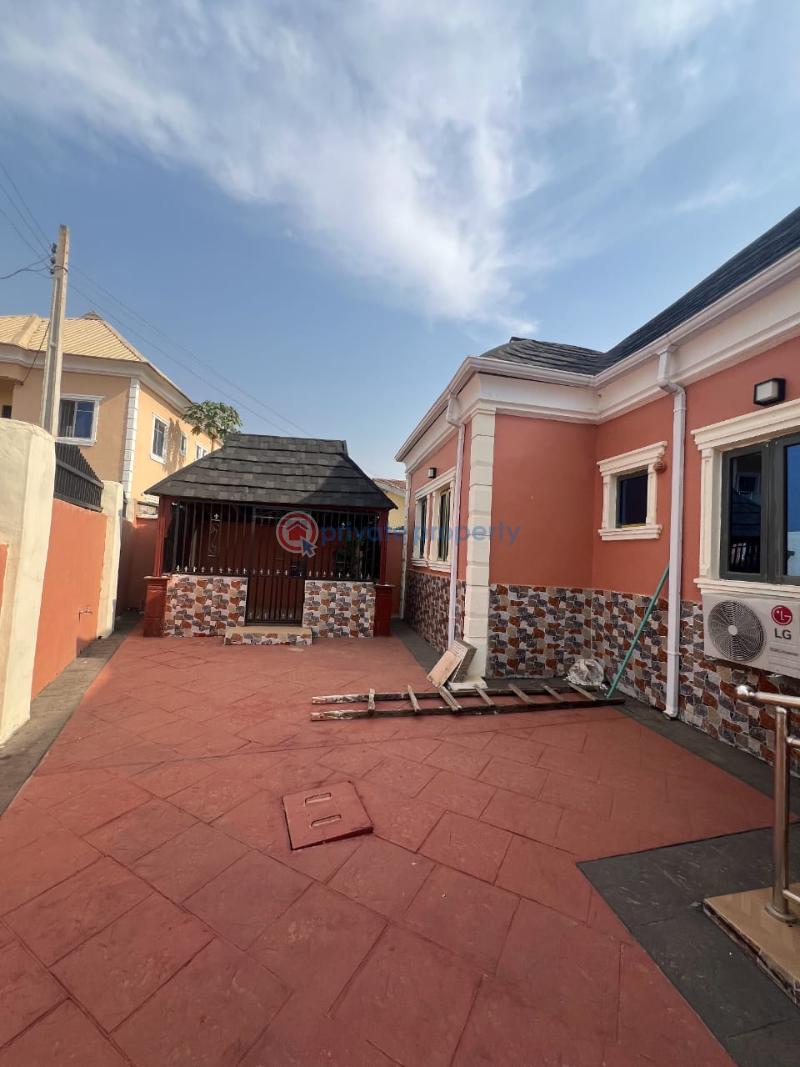 3 bedroom Block Of Flats For Sale Liberty Academy Road Off Akala Express Way Ibadan Oyo - 3