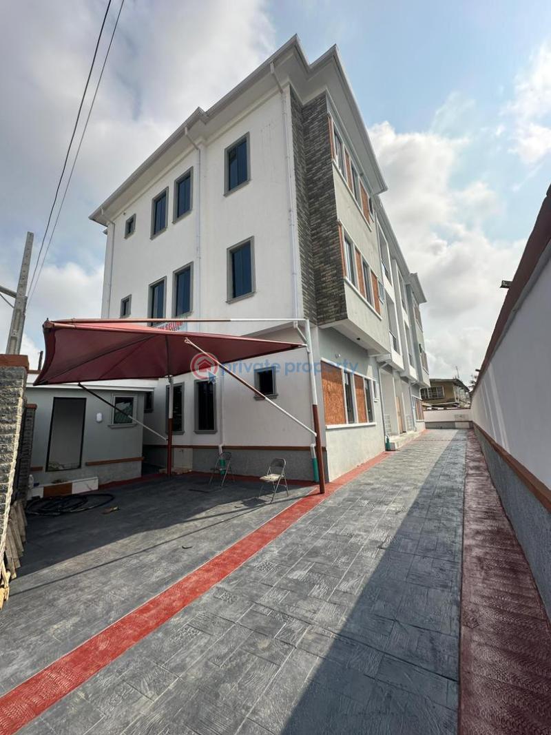 3 bedroom Flat & Apartment For Sale Surulere, Lagos Surulere Lagos - 8
