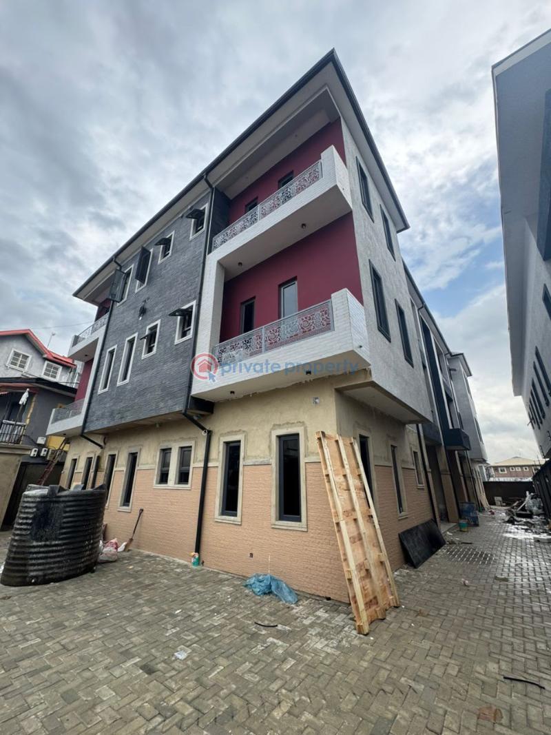 3 bedroom Block Of Flats For Sale Gbagada Lagos - 10