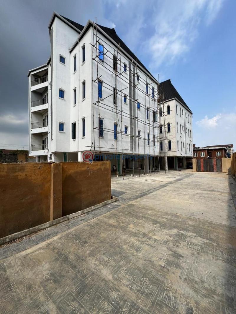 3 bedroom Flat & Apartment For Sale Yaba Lagos - 10