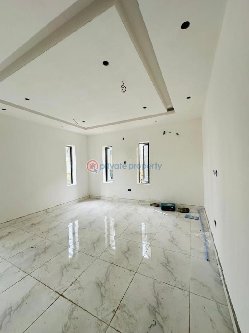 3 bedroom Block Of Flats For Sale Ogunlana Surulere Lagos - 3