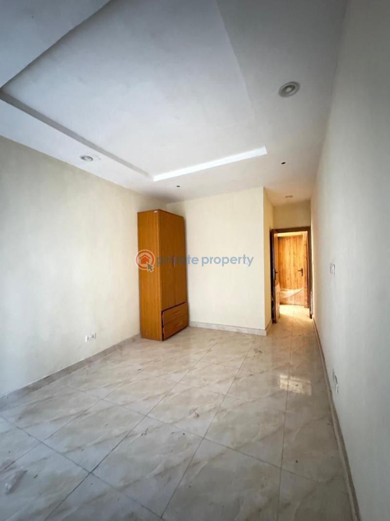 3 bedroom Flat & Apartment For Sale Yaba Lagos - 4
