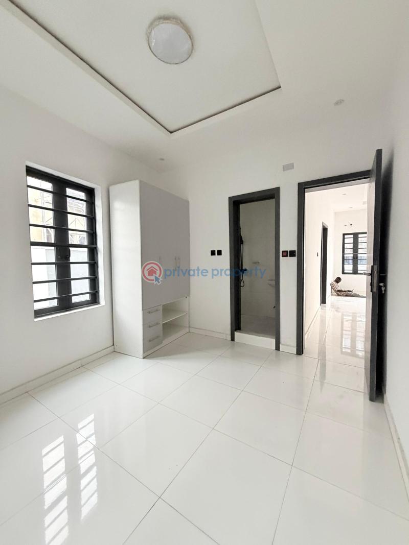 3 bedroom Flat & Apartment For Sale Magodo GRA Phase 2 Kosofe/Ikosi Lagos - 0