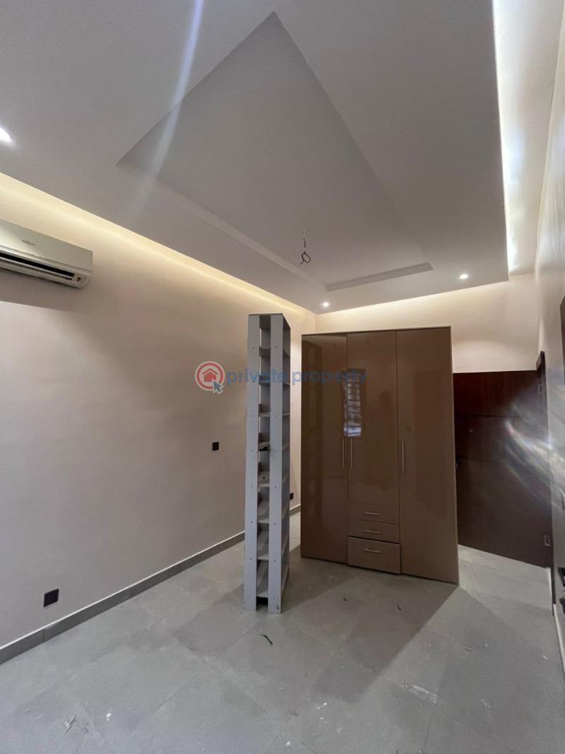 3 bedroom Block Of Flats For Sale Gbagada Lagos - 12