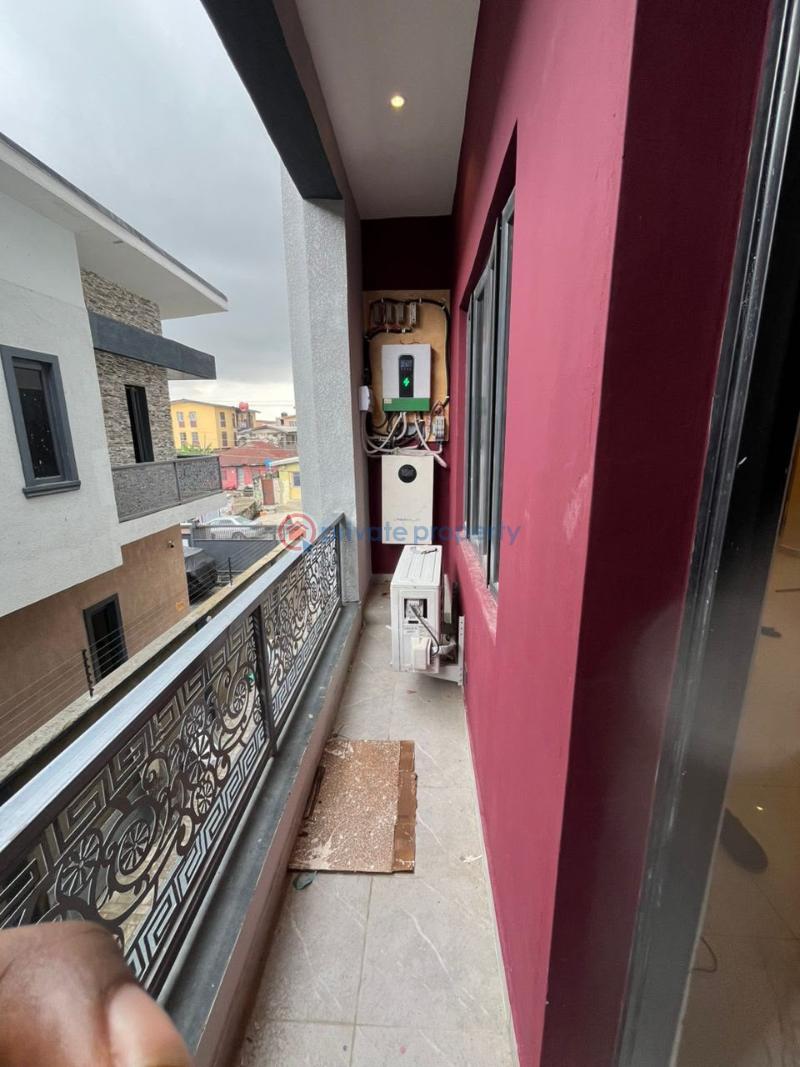3 bedroom Block Of Flats For Sale Gbagada Lagos - 2