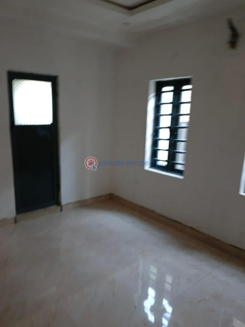 3 bedroom Block Of Flats For Sale Soluyi Gbagada Lagos - 10
