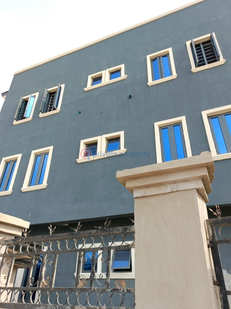 3 bedroom Block Of Flats For Sale Soluyi Gbagada Lagos - 1