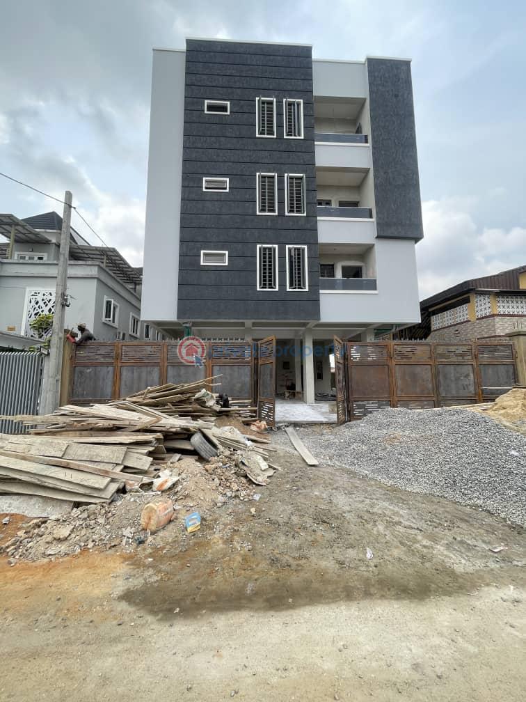3 bedroom Block Of Flats For Sale Yaba Lagos - 2