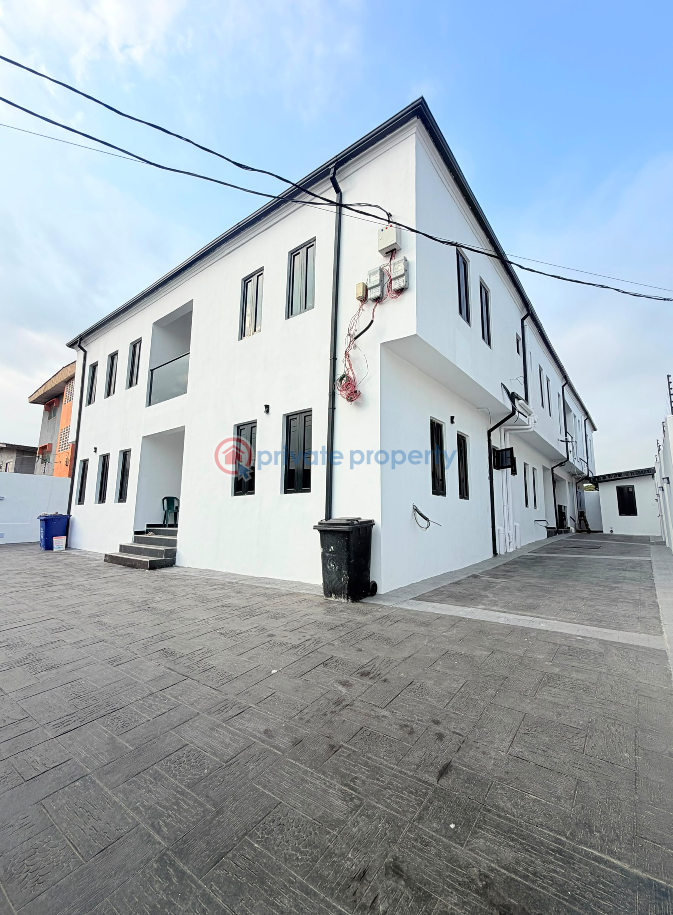 3 bedroom Block Of Flats For Sale Gbagada Lagos - 0